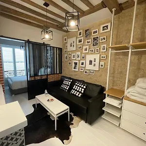 Aix, Neuf équipé Paris